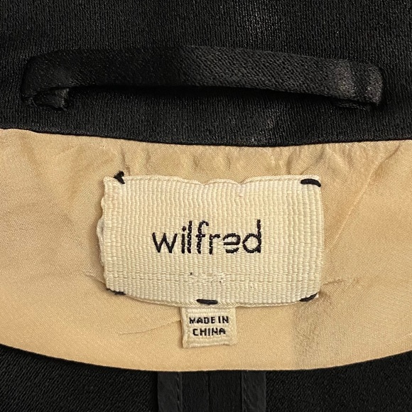 Wilfred Black Blazer Lined 3/4 Sleeves Folded Cuffs Silky Pockets Small - Picture 3 of 13